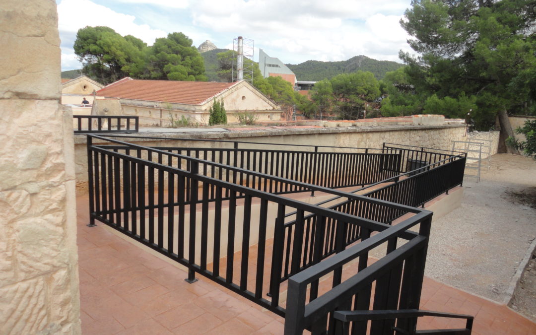 Obras realizadas en el cementerio de alcoy con hormigon impreso