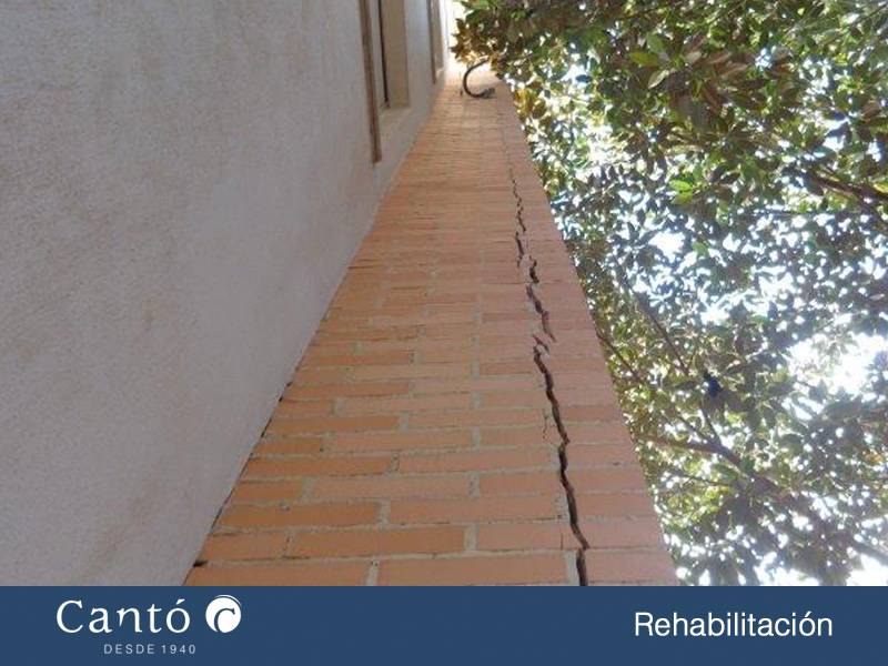 REPARACIÓN PARCIAL DE REVESTIMIENTO DE FACHADA DE LADRILLO CARAVISTA