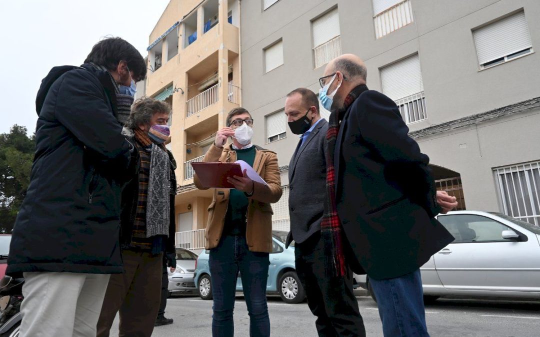 Obra Pública: El Conseller de Vivienda  visita nuestra obra  en Monóvar